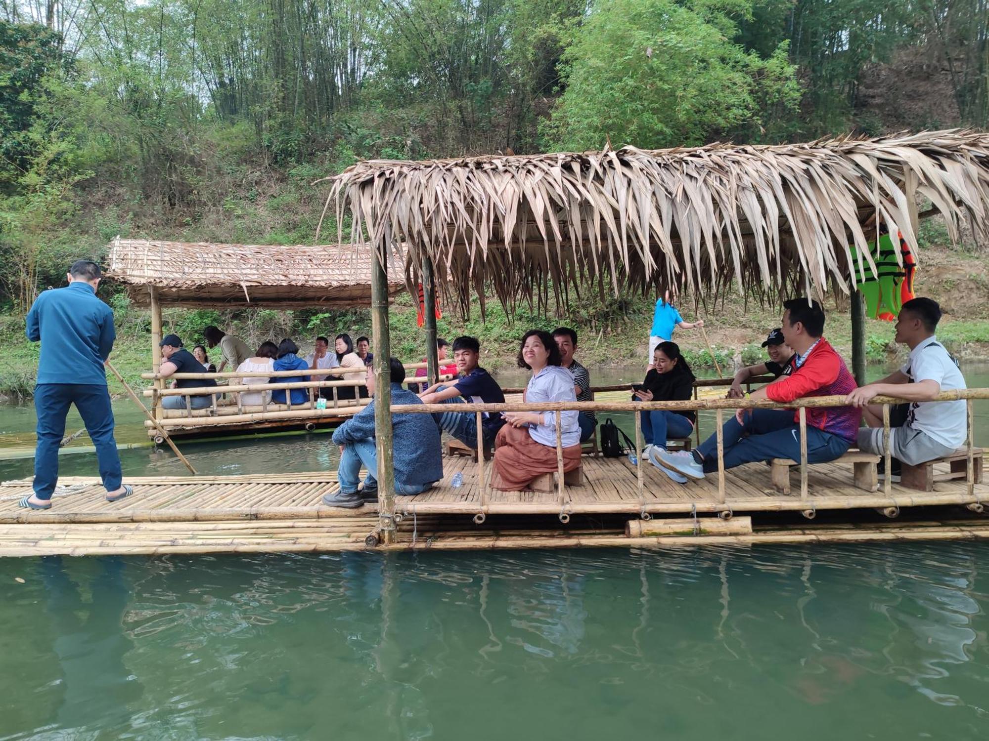 Pu Luong Homestay & Tours Huong Ba Thuoc Екстер'єр фото